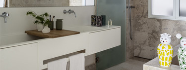 Trends in the bathroom: custom washbasins integrated in the bathroom countertop