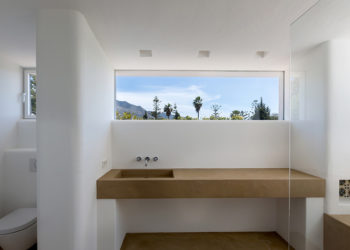 How to renovate the look of the bathroom, without works, with a coating similar to polished cement