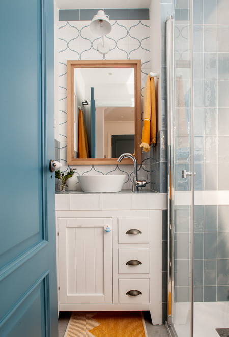 Tile mix bathrooms