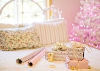 17 inspiring bedrooms specially decorated for Christmas