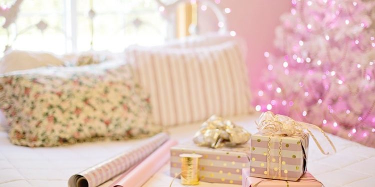 17 inspiring bedrooms specially decorated for Christmas