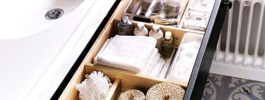 Maintaining order in the sink drawers is very easy with these ten Ikea accessories