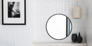 The bathrooms are also a good place to show off your best paintings and / or artistic photographs.