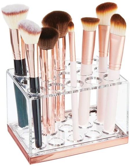 Organizer of brushes and makeup brushes