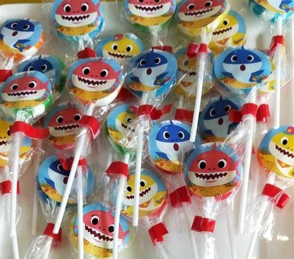 baby shark lollipop