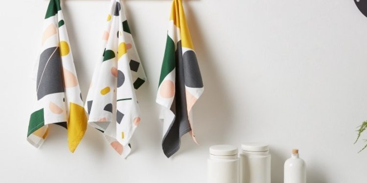 the most beautiful aprons and cloths (and at the best price)