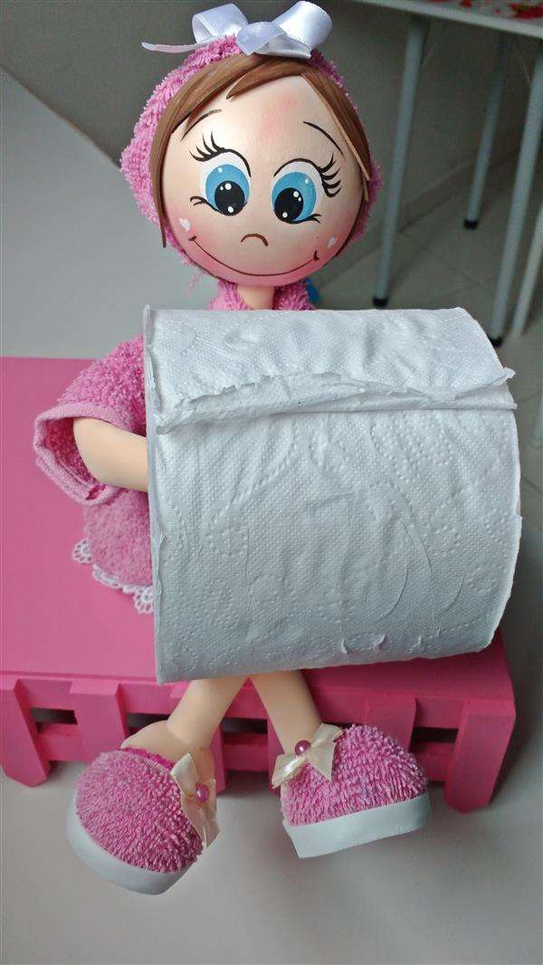 doll-toilet-paper-holder-in-eva-eva-3d-decoration-washed 