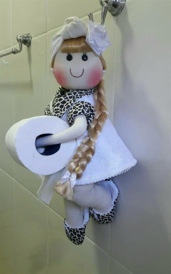 doll-toilet-paper-wall-with-lock 