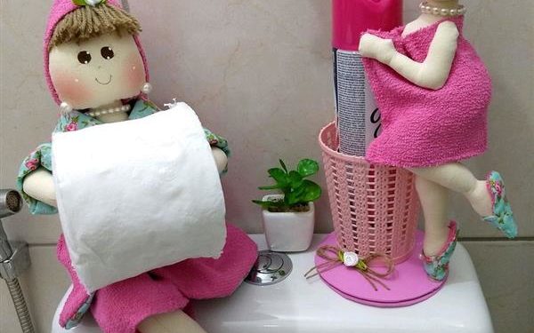 Doll toilet paper holder: 25 creative models