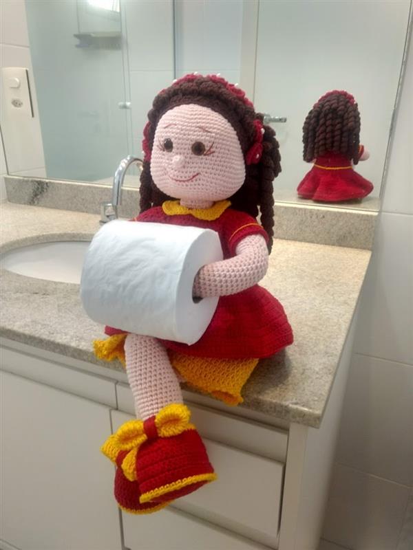 doll on toilet roll