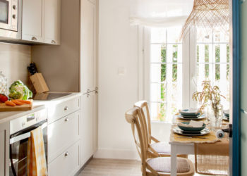 estores, tiradores, mesas, sillas y lámparas para dar un cambio de look rápido