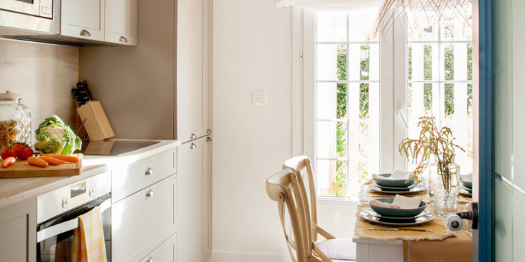 estores, tiradores, mesas, sillas y lámparas para dar un cambio de look rápido