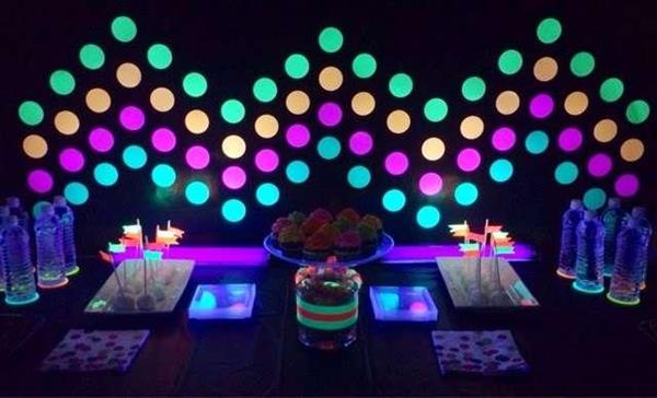 Neon-glow-theme-party-decor