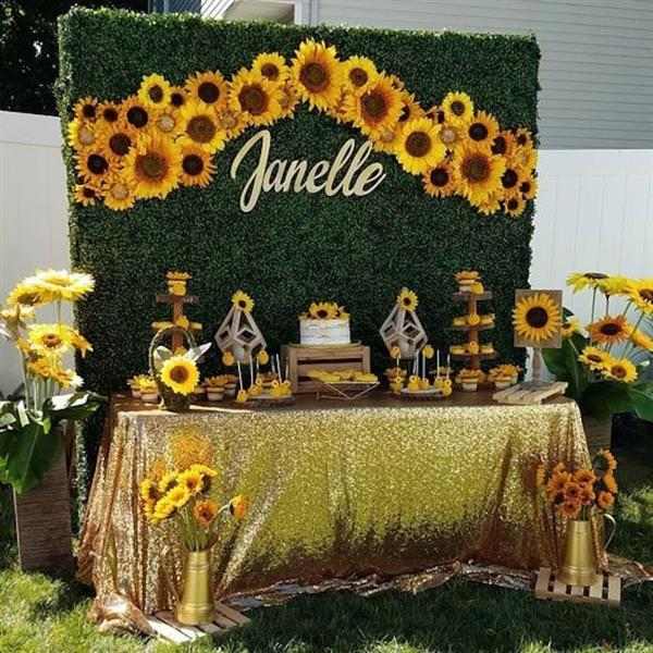 party-with-sunflower-theme 