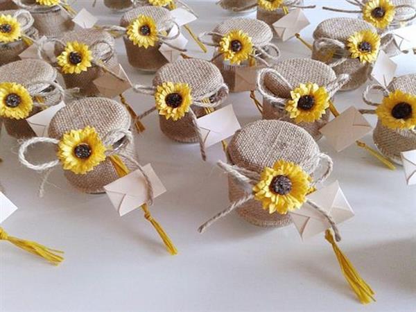 party-with-theme-sunflower-remembrance 