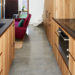 Kitchen floors, bet on continuity or contrast?  And there the question