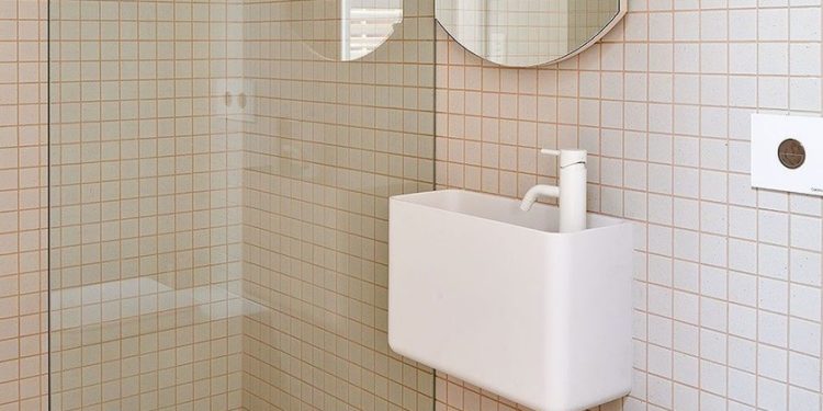 Low-depth mini bathroom sinks that don’t compromise on design