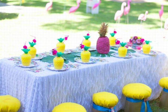 pineapple table