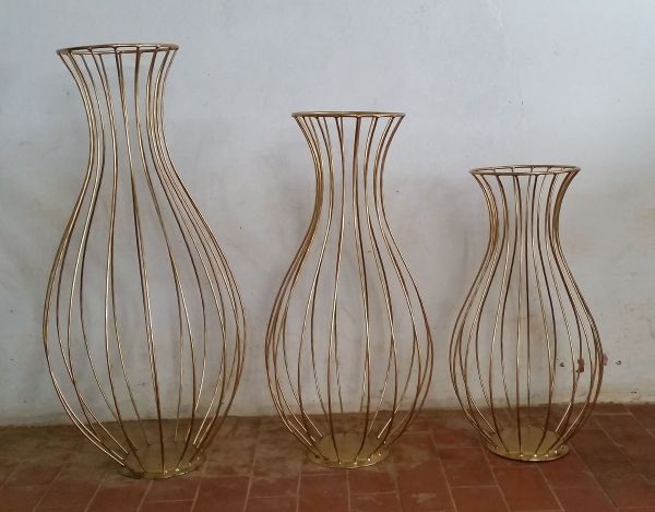 wire vase