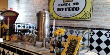 Cheap Bar Party Decoration: Kit, Panel, What to Serve