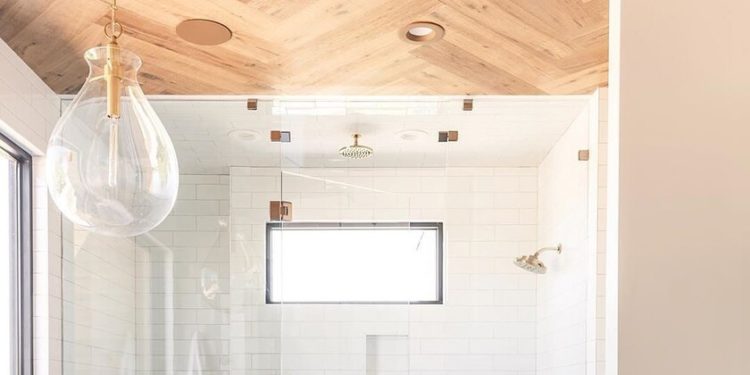 Eleven inspiring floors for the bathroom