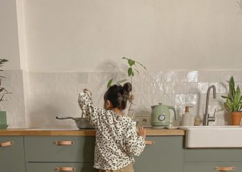 Fresher and more natural kitchens;  eleven green kitchens to draw inspiration from