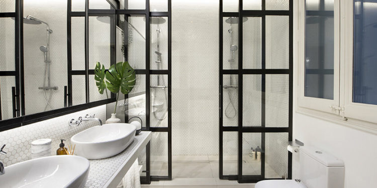 Design dilemma;  designing the perfect shower, floor level or stepped?