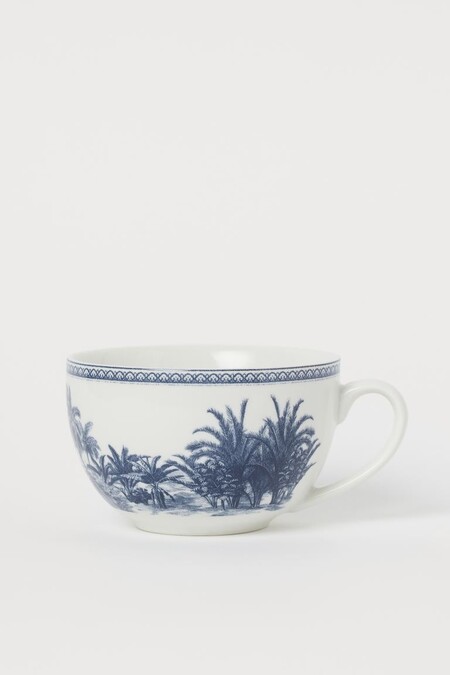 Porcelain mug