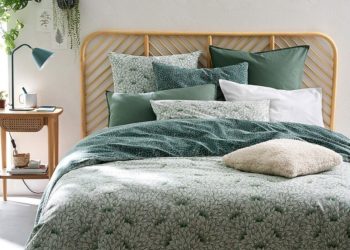 If you are going to renovate the bedroom during the sales, these are the most beautiful tables you will find