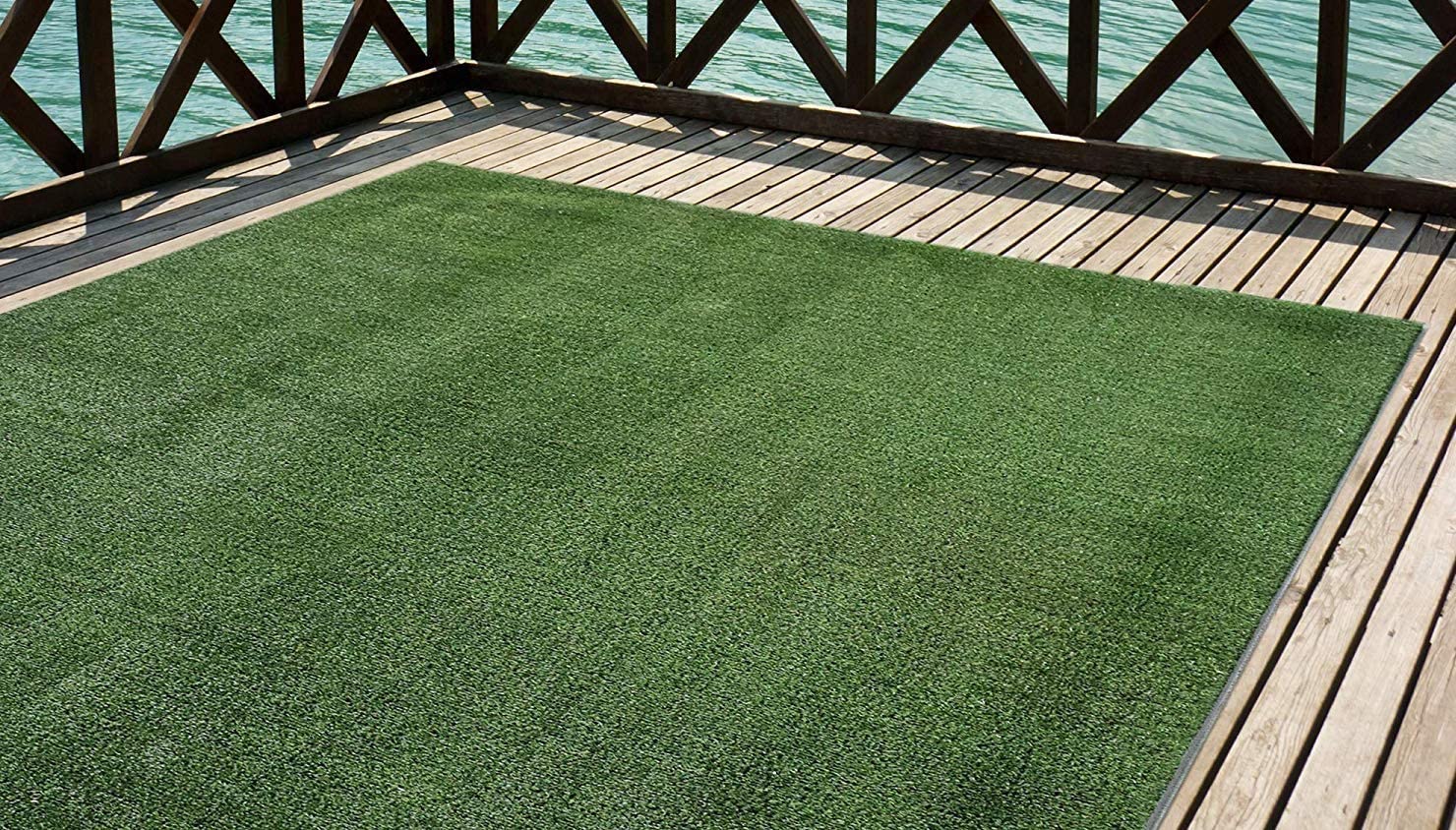 Premium artificial grass.  Height of 7mm.  1x5 meter rolls For terrace, garden, fence, pool, dog etc (1x5)