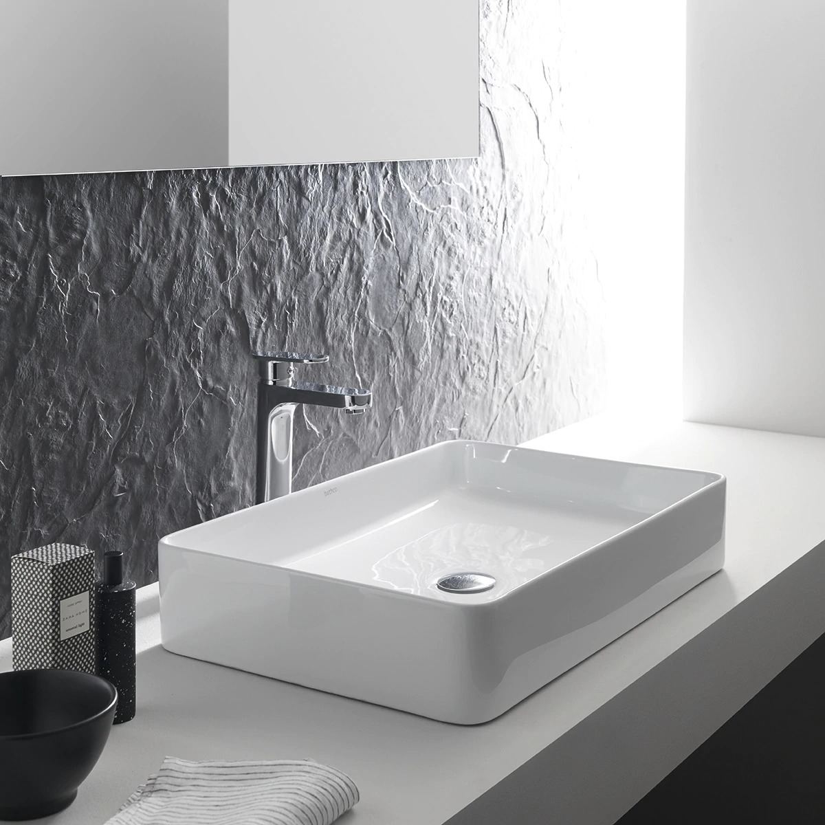 THE BATHCO Nilo countertop washbasin