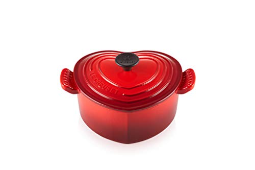 Le Creuset Cocotte in cast iron, Heart shape, diameter 20 cm, Suitable for all heat sources, including induction, Cherry