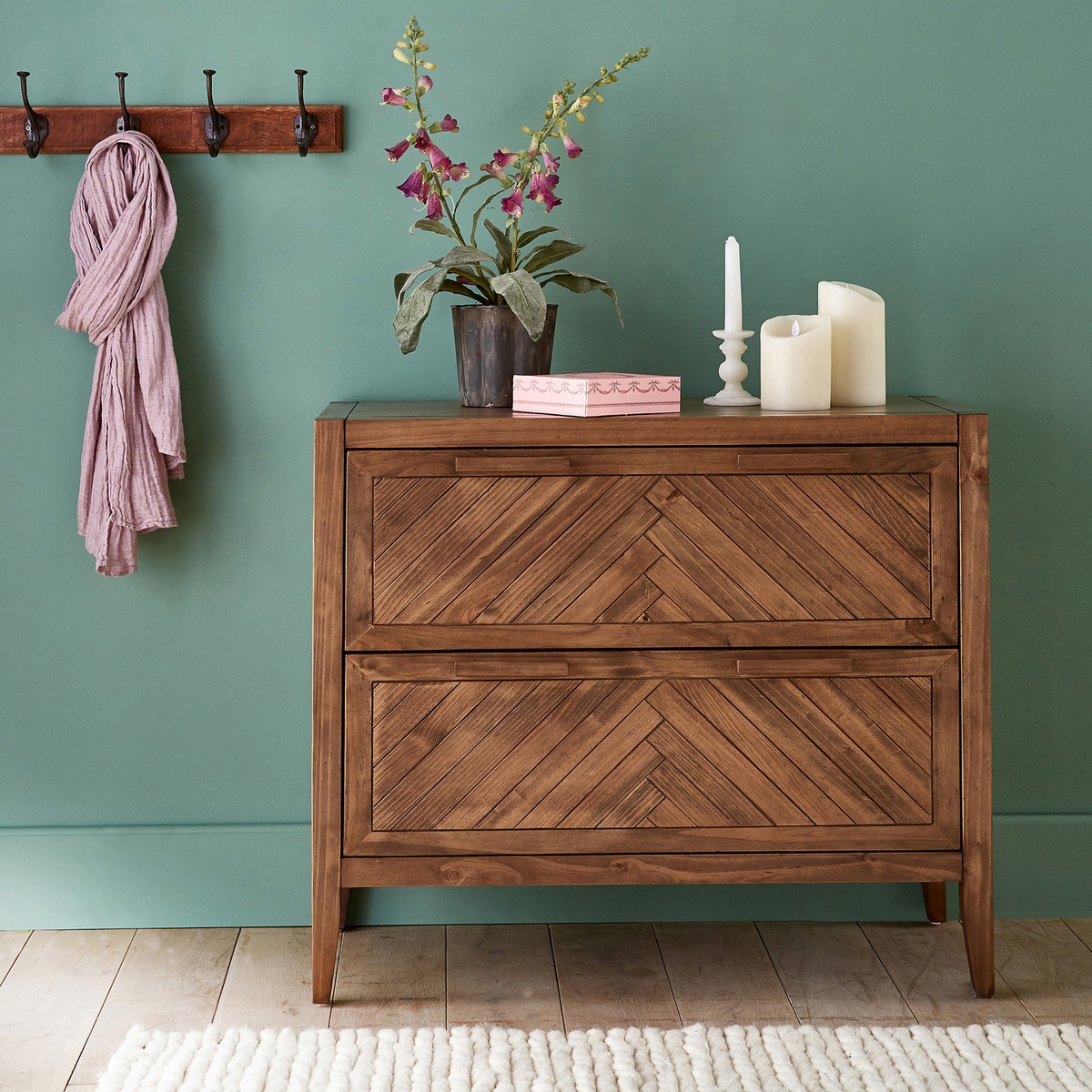 Pinewood chest of drawers