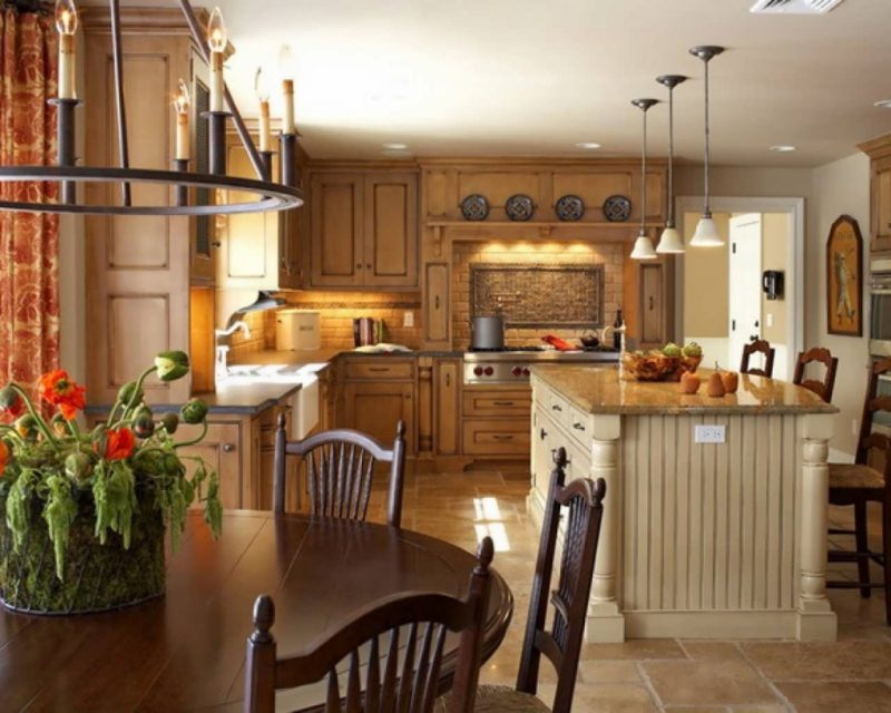 rustic-kitchen-chandelier-table