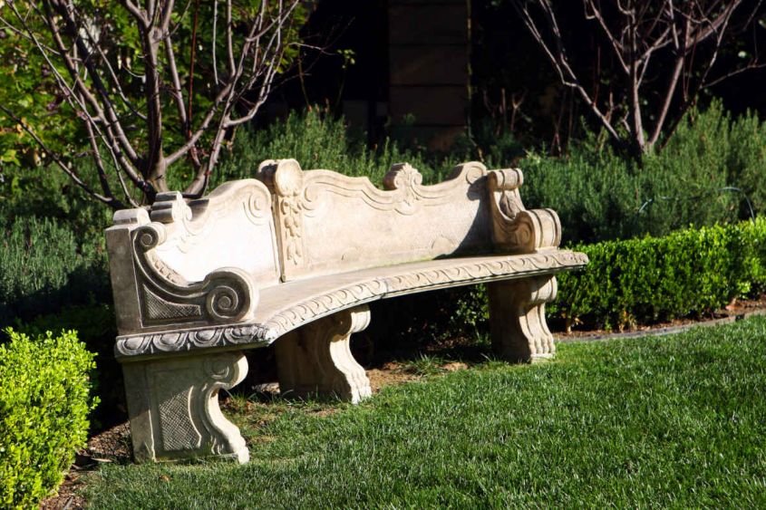 Garden benches, trendy solutions for the outdoors - Interior Magazine