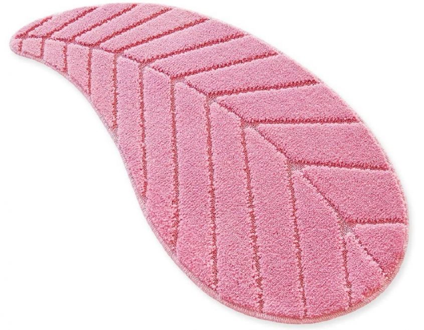 leaf-shaped bathroom rug