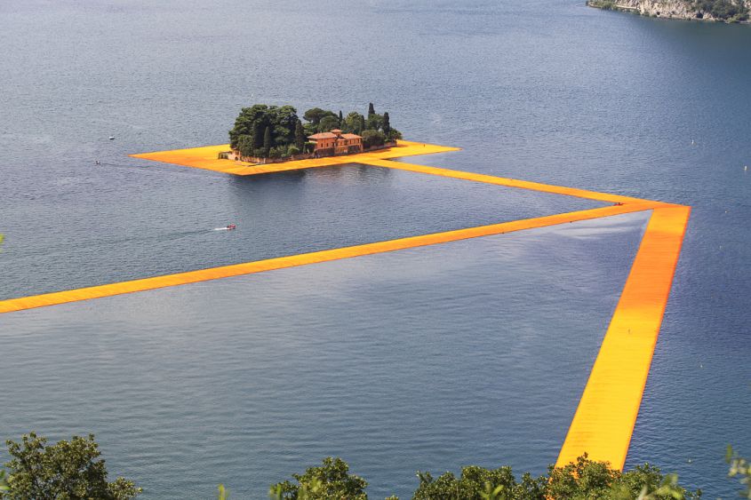 christo floating piers