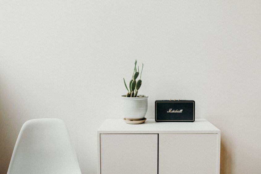 how to choose single-color home sideboard