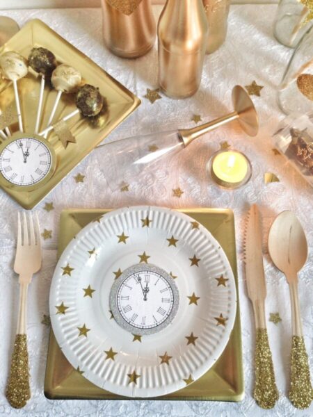 decorations-new year-clocks