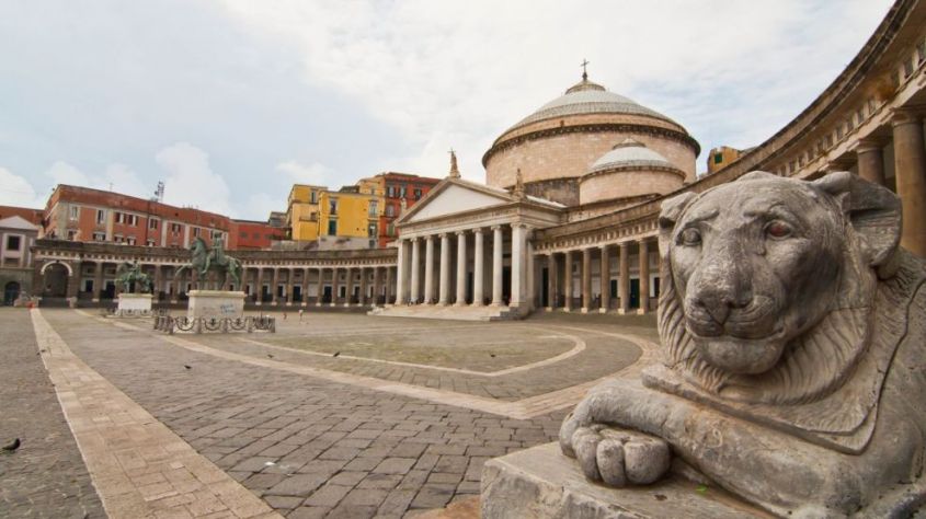 Piazza del Plebiscito, Naples