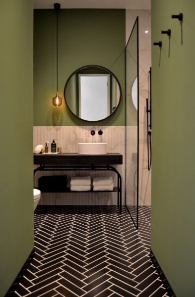 Green-colored-bathroom-walls-19