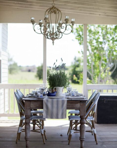 How to decorate a Provencal-style veranda