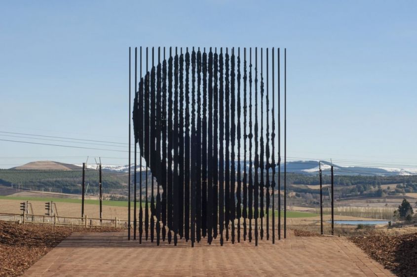 Nelson Mandela by Marco Cianfanelli