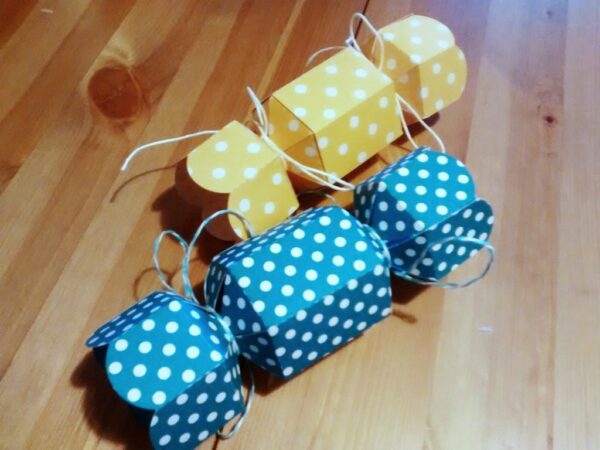 create-gift-package-candy-tutorial 1