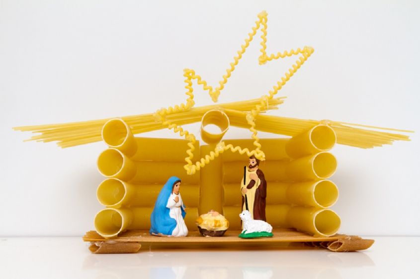 DIY handmade nativity scenes with pasta