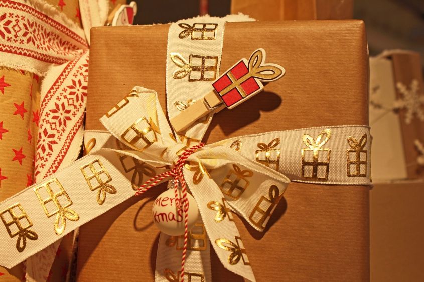 gift tag clothespins