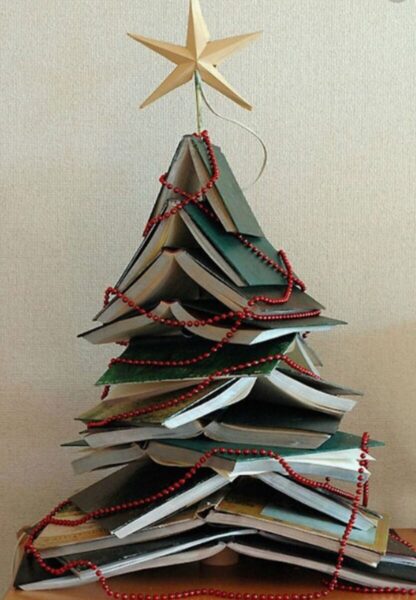 christmas-decorations-with-books (2)