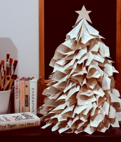 christmas-decorations-with-books (4)