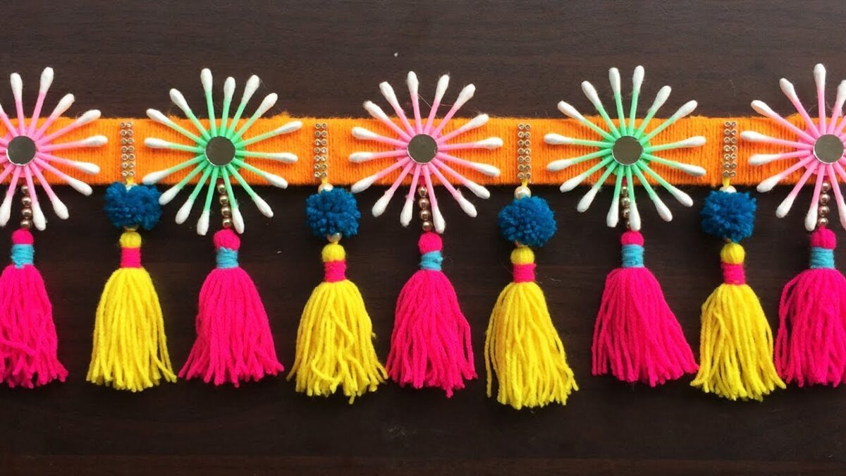 decorations-cotton-buds-door