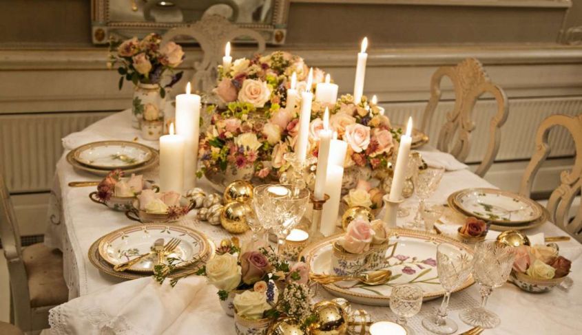 Romantic Christmas table